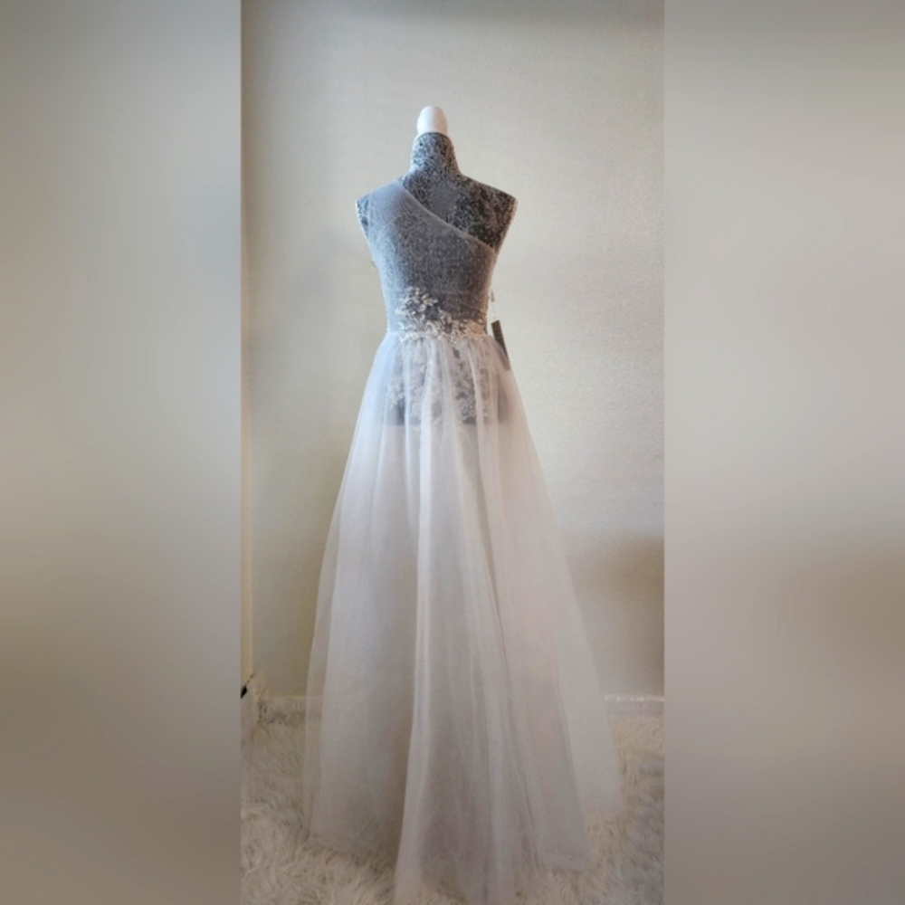 Dress - Picture 2 of 4